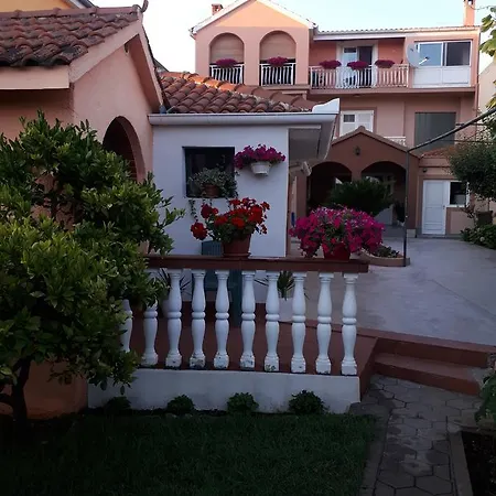 Tutina * بيبينيا